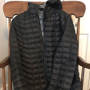 EUC The North Face Thermoball hooded jacket